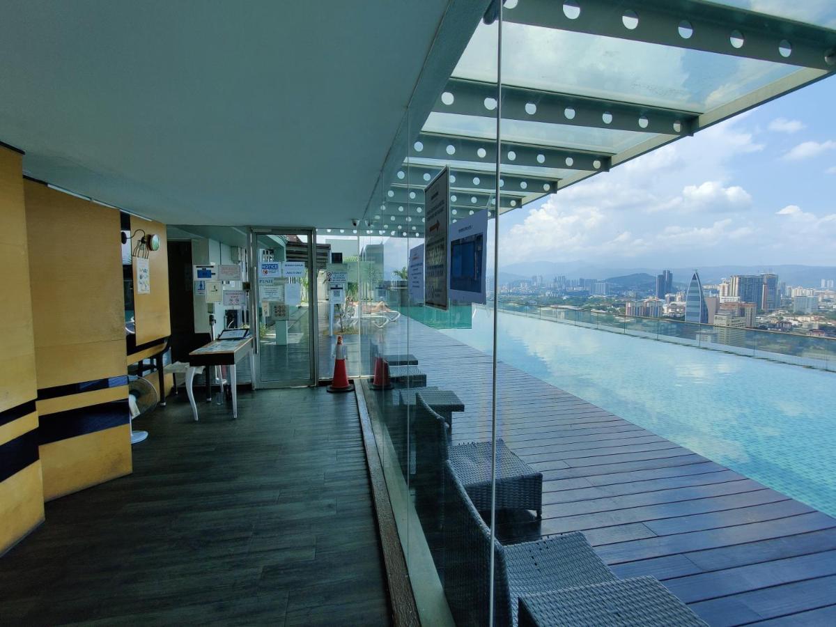 StarsBed KL Skyline Pool Hostel Kuala Lumpur Exterior foto