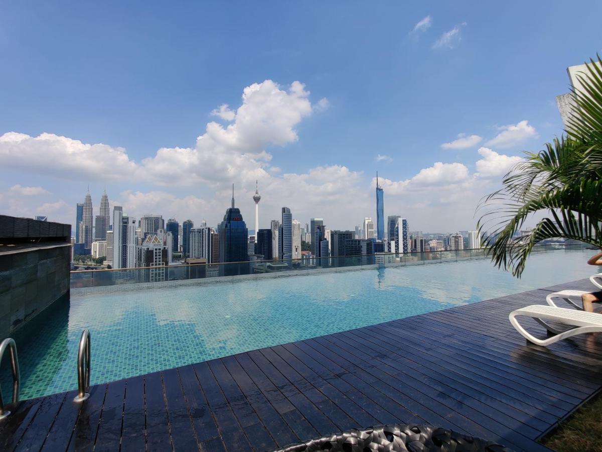 StarsBed KL Skyline Pool Hostel Kuala Lumpur Exterior foto