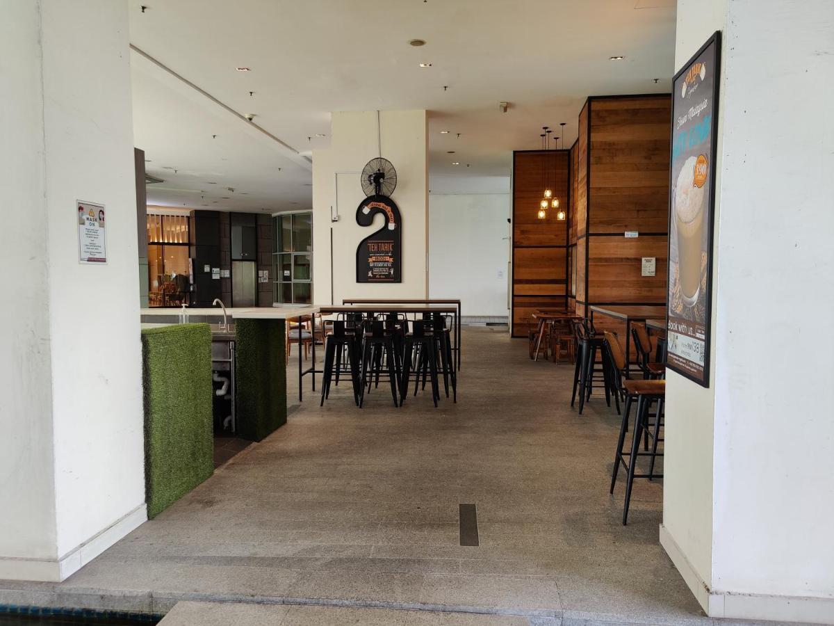 StarsBed KL Skyline Pool Hostel Kuala Lumpur Exterior foto