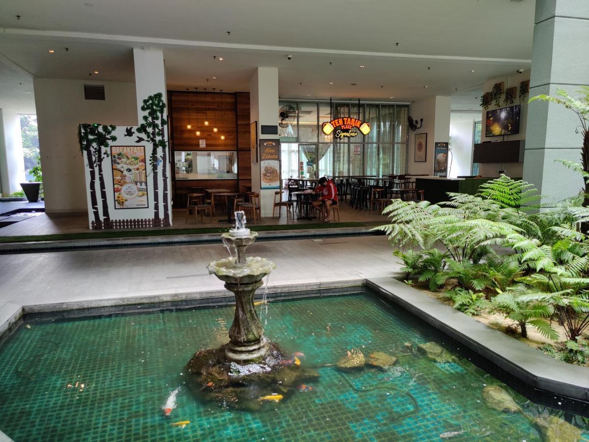 StarsBed KL Skyline Pool Hostel Kuala Lumpur Exterior foto