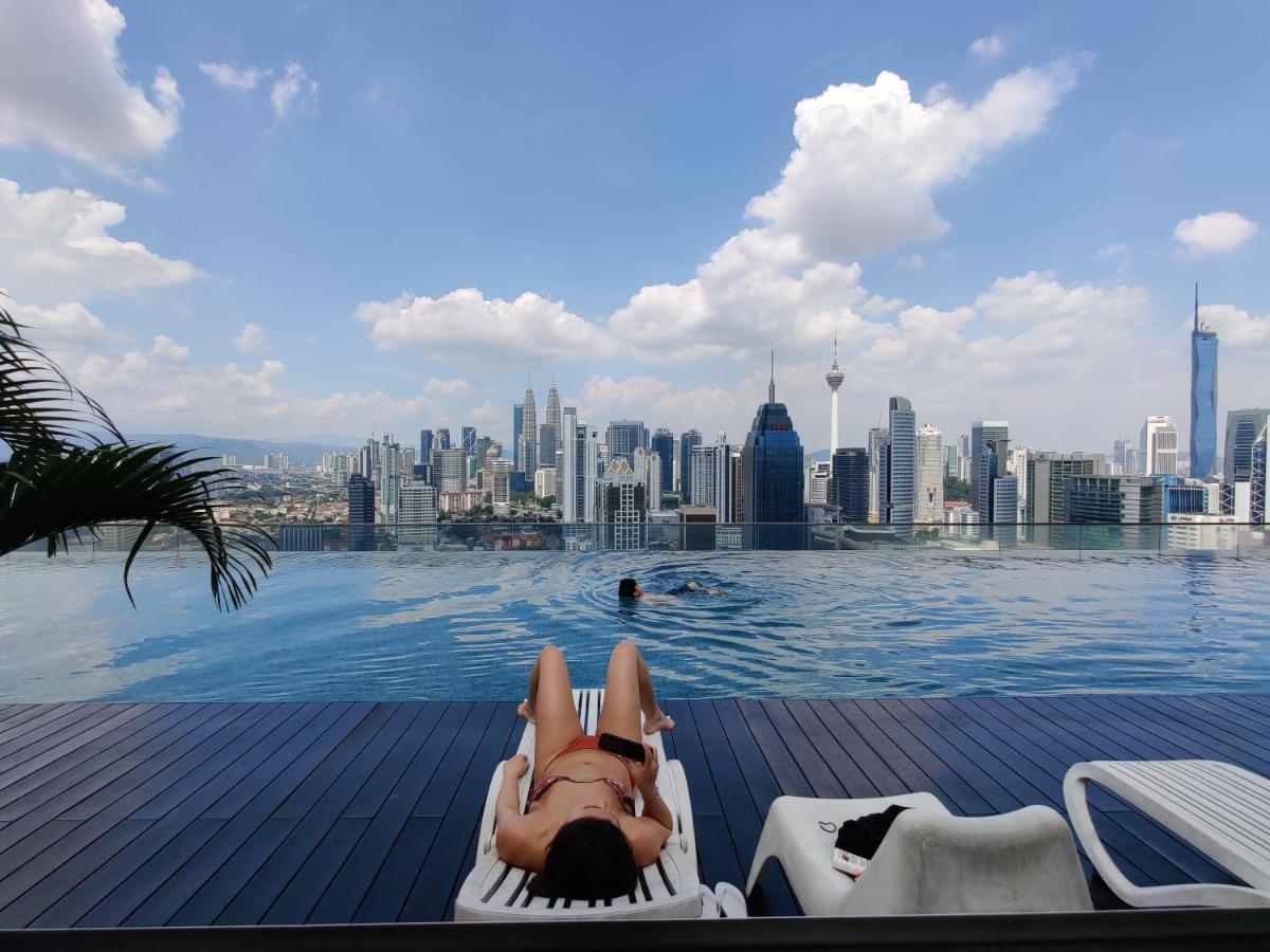 StarsBed KL Skyline Pool Hostel Kuala Lumpur Exterior foto